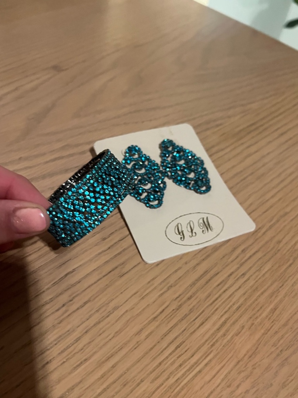 NWT Teal Sparkly Earrings & Bracelet Set - Picture 2 of 7